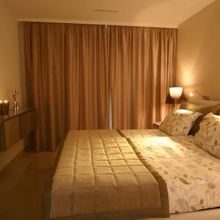 La Camelia - Das Luxusferiendomizil Mit Pool Und Seesicht