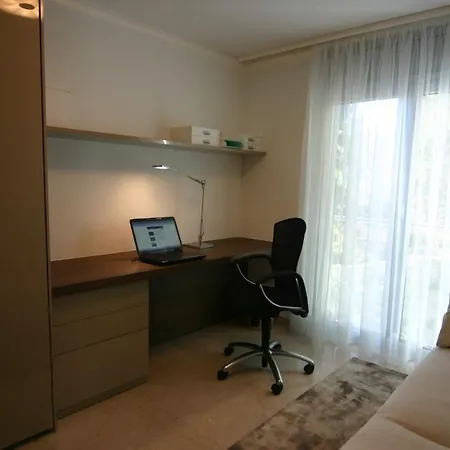 La Camelia - Das Luxusferiendomizil Mit Pool Und Seesicht Apartment *